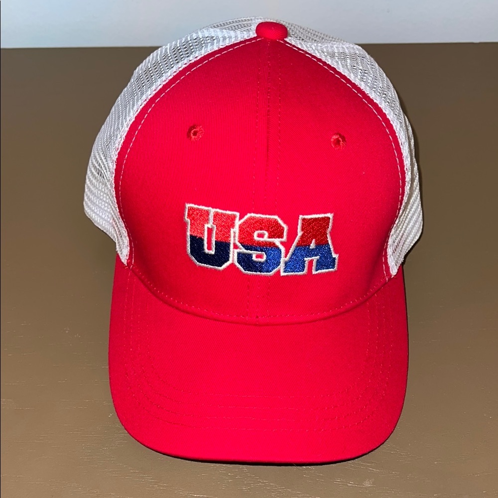 USA 🇺🇸 Red & White Mesh Trucker Cap adjustable